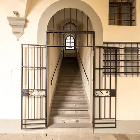 Apartment Ricasoli Frescoes