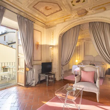Ricasoli Frescoes فلورنس